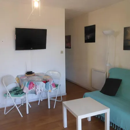 Appt 2 Pieces 28m2 + Loggia 7m2 Ref 4005